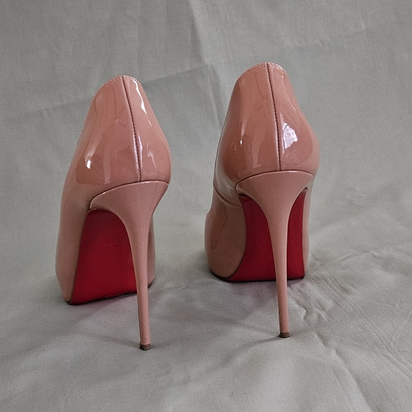 Women's Christian Louboutin Tan Patent Leather Open Toe Pump Heels Size 6 US - Picture 12 of 15